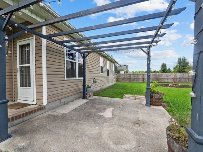 Building Photo - 4 Bedroom Home in Carolina Plantations!