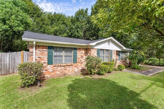 Building Photo - 504 Farnell Ln