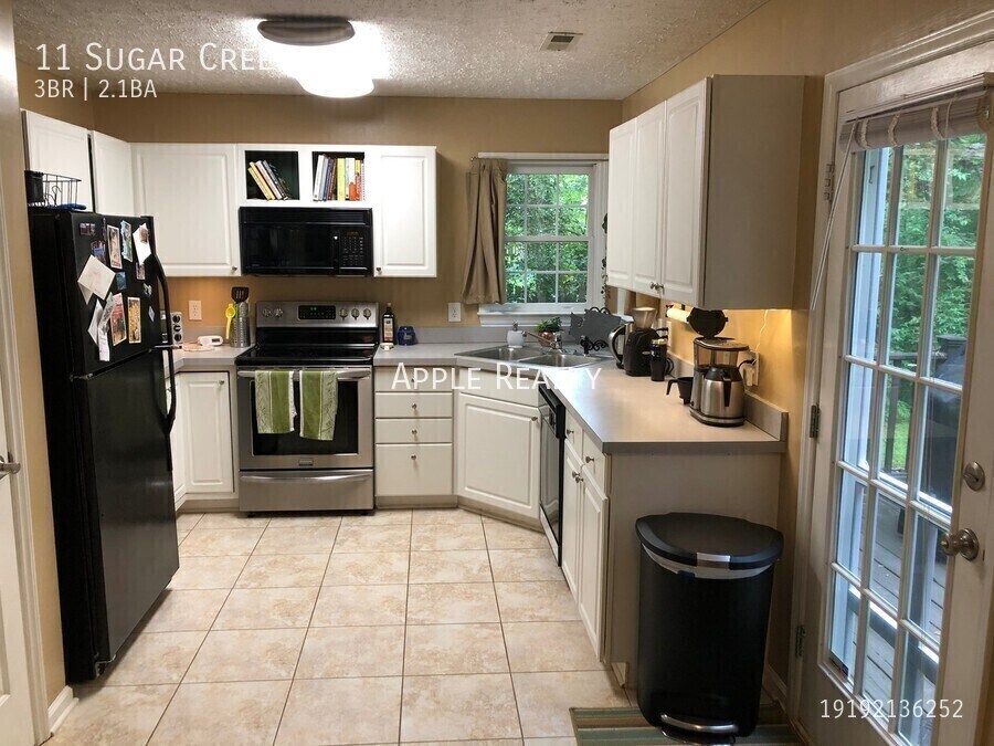 Building Photo - 11 Sugar Creek Ct