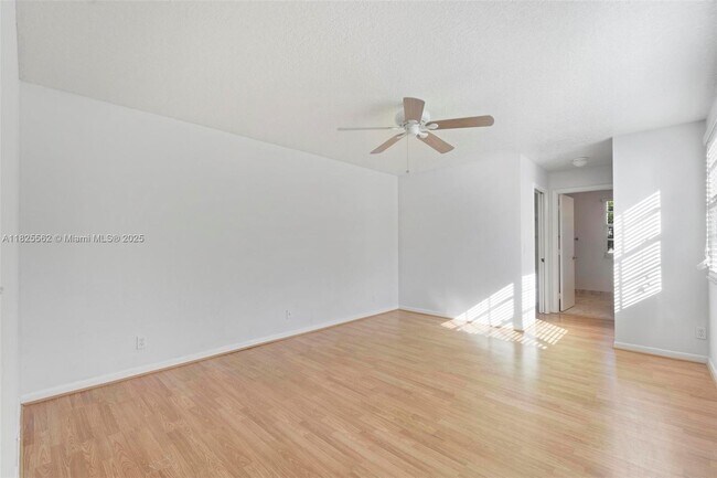 Building Photo - 11066 Longboat Dr