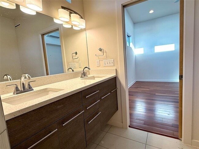 Building Photo - 416 Starlight Vlg Lp