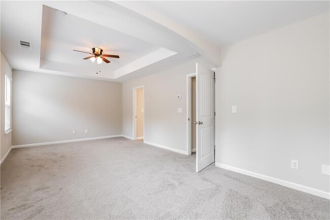 Building Photo - 320 Fern Ct