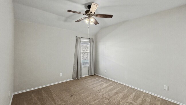 Building Photo - Charming Single-Story Home with Fireplace & Resort-Style Community Amenities in Dallas, TX