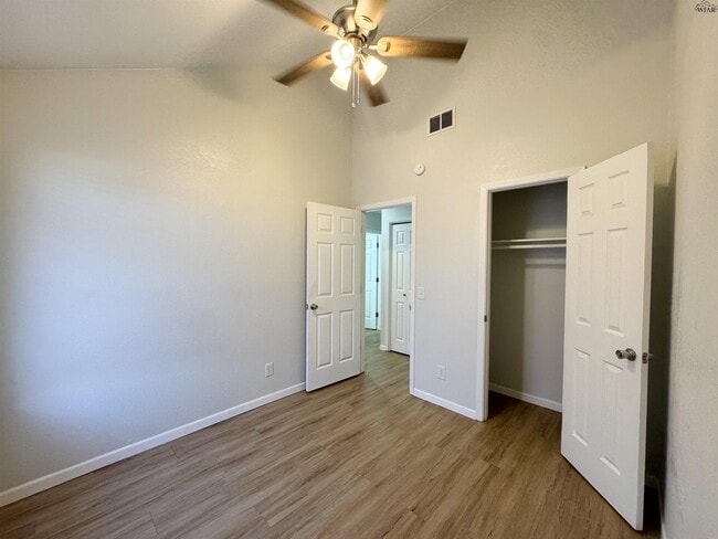 Building Photo - 4505 Mistletoe Dr