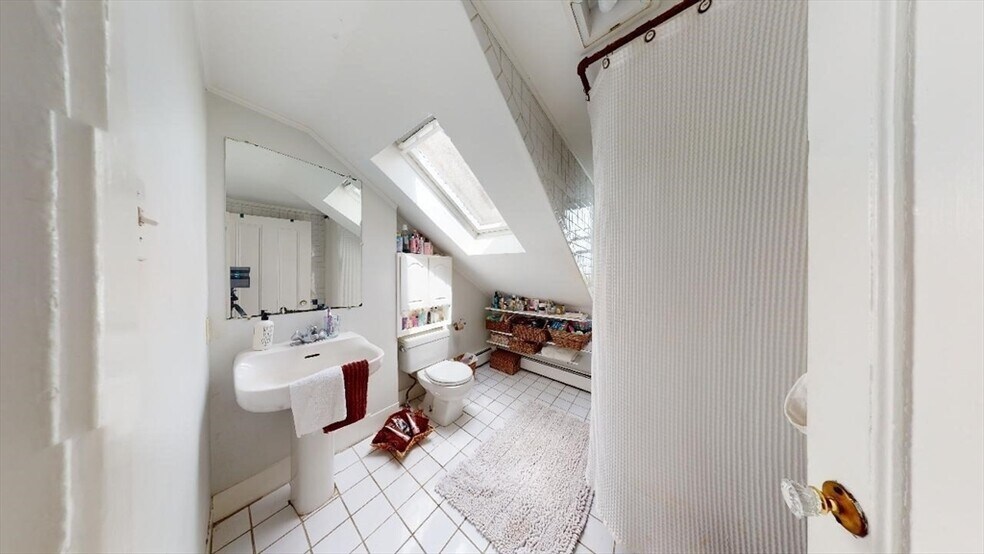 Building Photo - 408 Sumner St