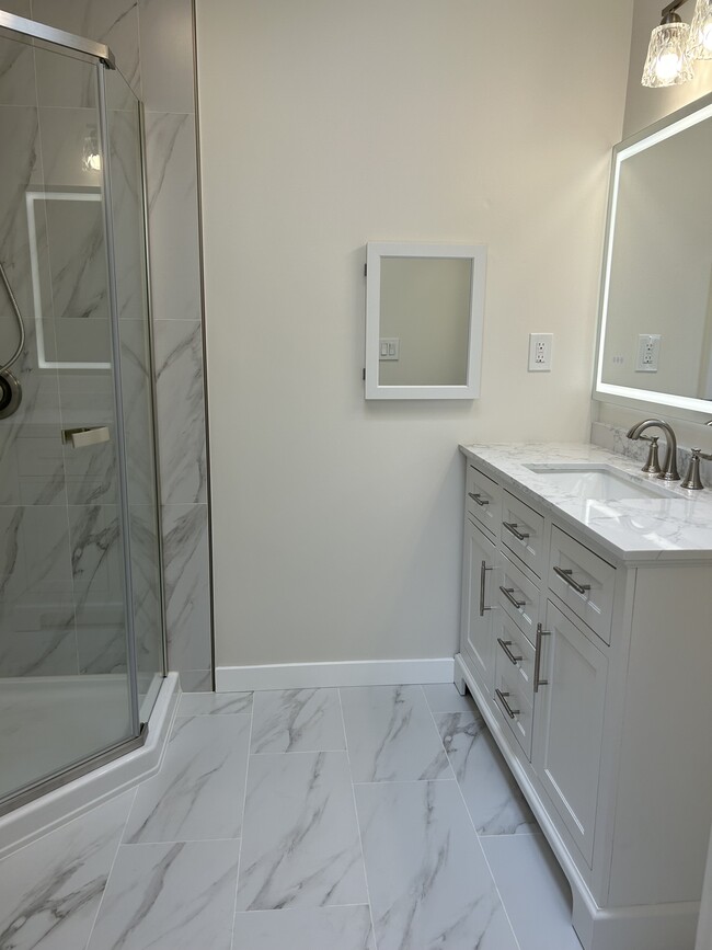 Building Photo - 10760 Russett Ave