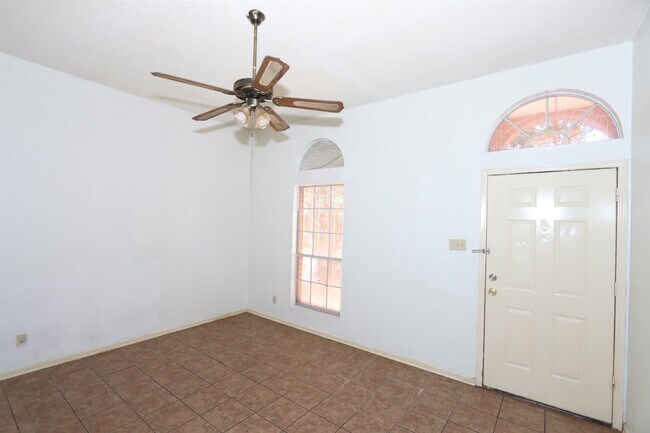 Building Photo - 115 Allen Dr