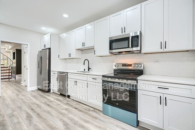 Building Photo - 2116 E Hoffman St