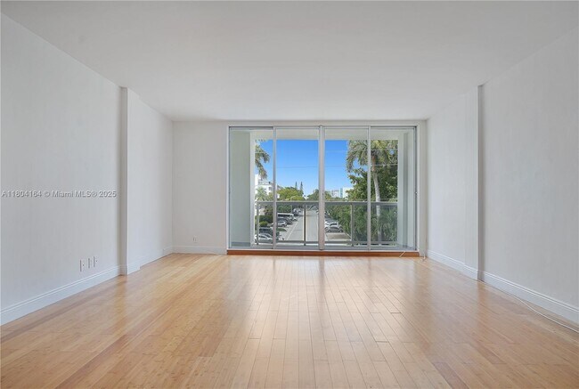 Building Photo - 9381 E Bay Harbor Dr