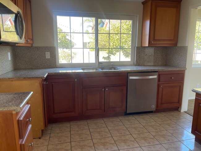 Building Photo - 15507 Caulfield Ave