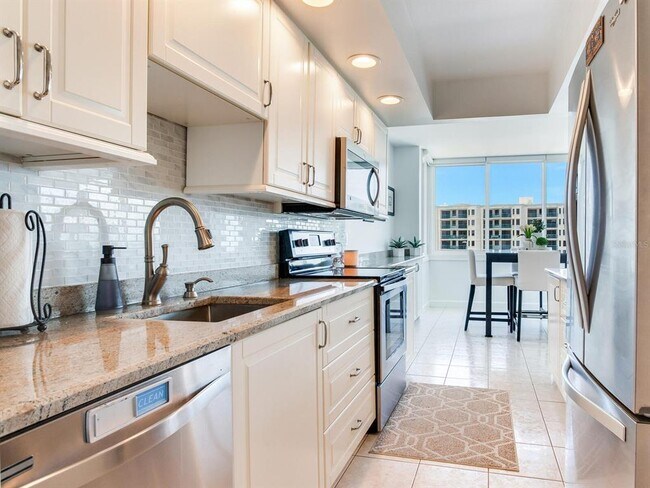 Building Photo - 660 Island Way