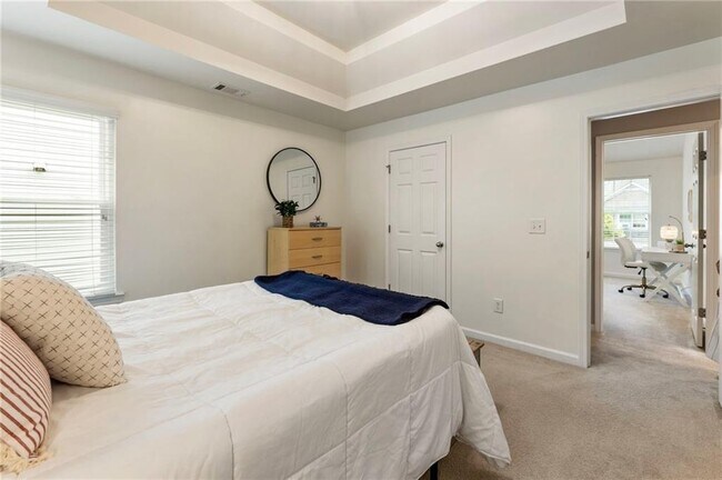 Building Photo - 313 Hidden Creek Ln