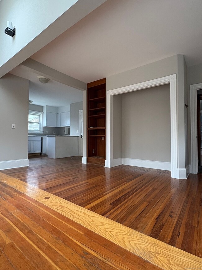 Building Photo - 15 Omo St