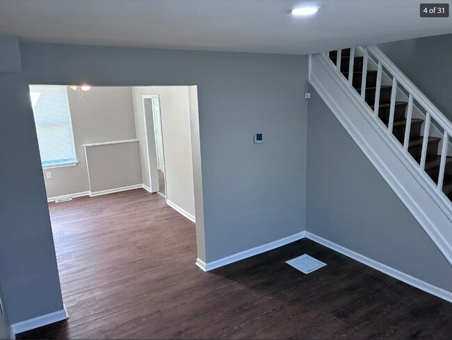 Building Photo - 342X Ravenwood Ave