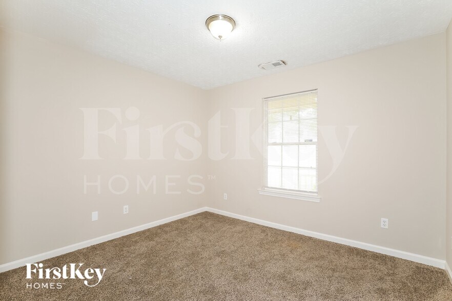 Building Photo - 130 Macadamia Ct