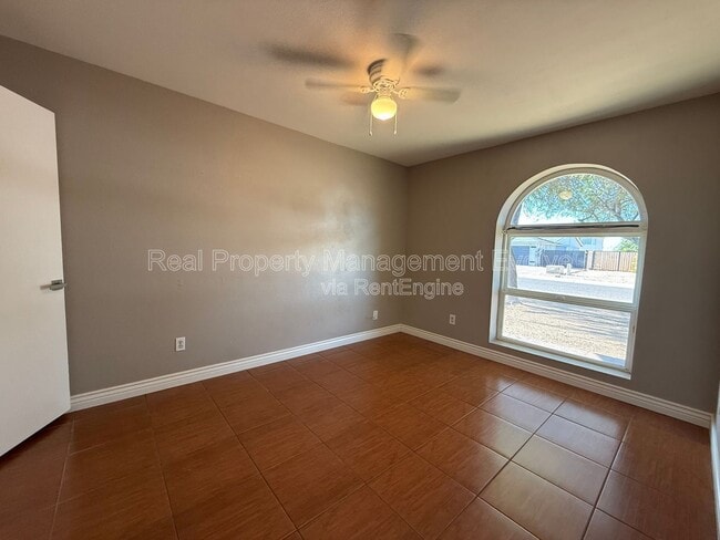 Building Photo - 3626 W Angela Dr