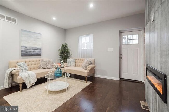 Primary Photo - 1539 S Ringgold St