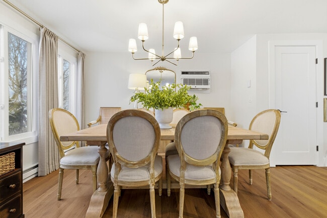 Building Photo - 60 Cinnamon Spring