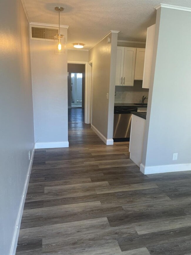 Building Photo - 3915 S Flagler Dr