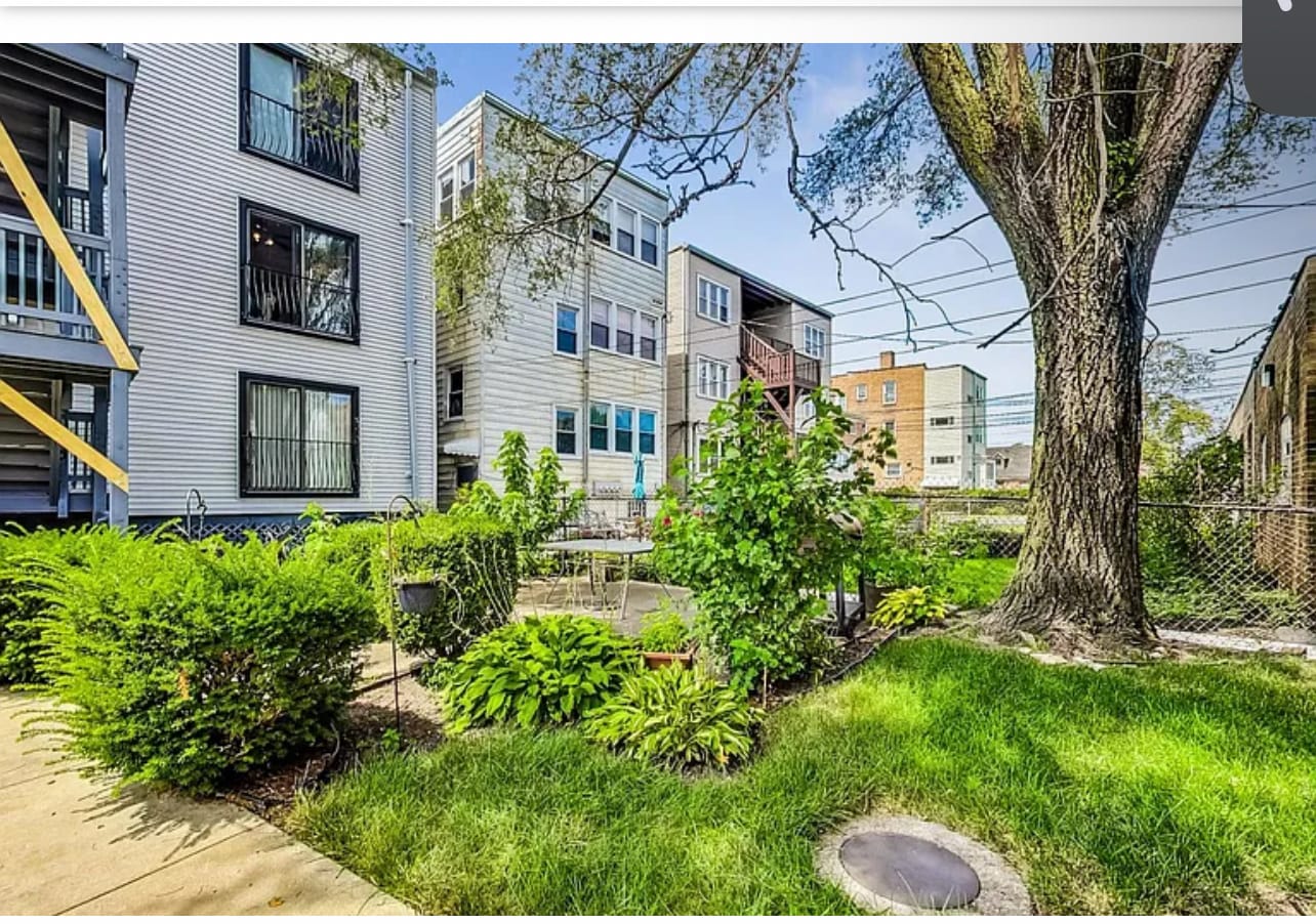 Backyard - 8145 S Prairie Ave