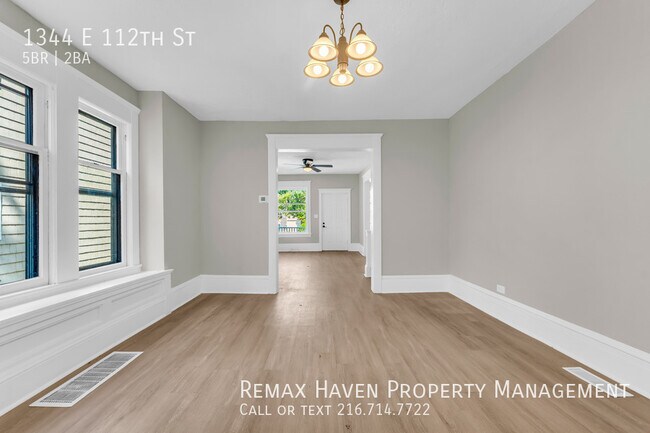 Building Photo - 1344 E 112th St