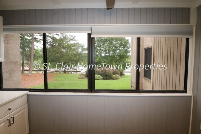 Building Photo - Waterfront Condo