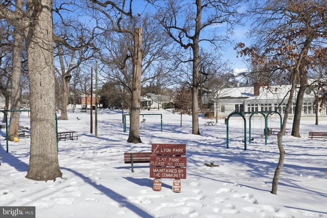 Building Photo - 511 N Fillmore St