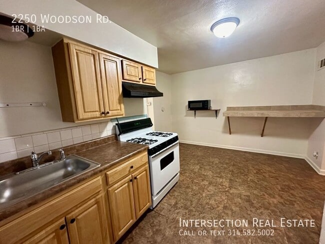 Building Photo - Renovated 1 Bed/1Bath Overland Duplex Apt ...