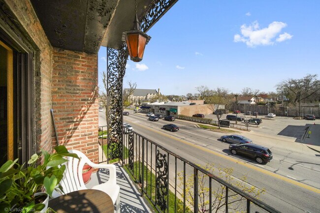 Building Photo - 1601 N 76th Ct