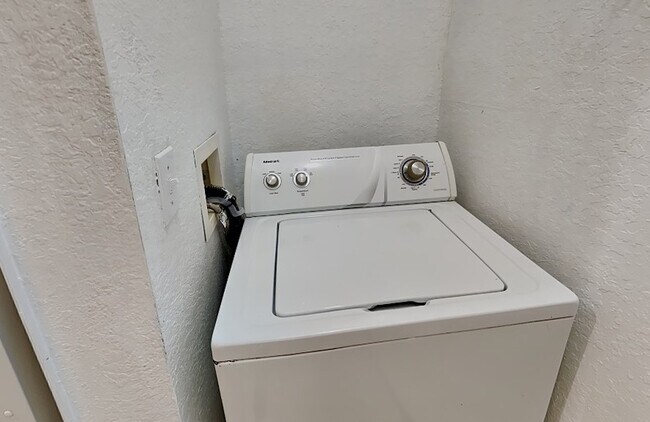 Building Photo - 2740 Maitland Crossing Way