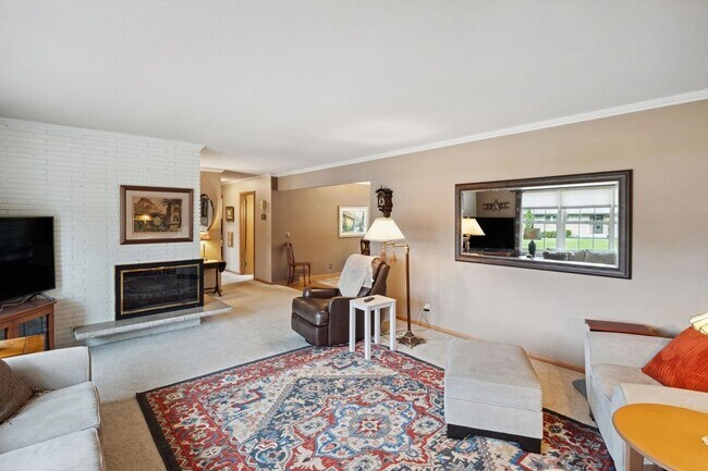 Building Photo - 6429 Mendelssohn Ln