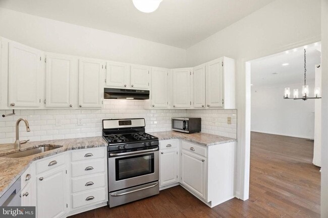 Building Photo - 638 Oakland Hills Dr