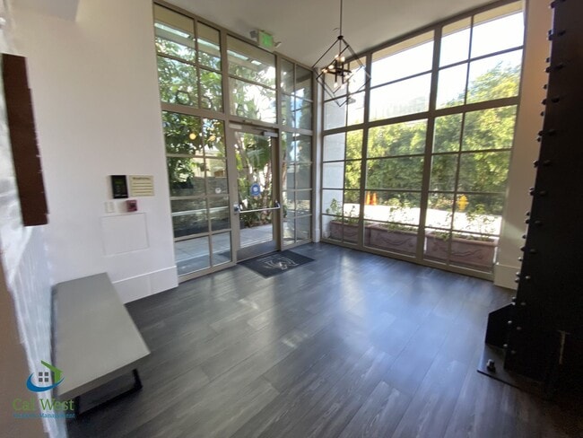 Building Photo - $3495.00 - Luxury 1/1.5 Santana Row with Bonus room