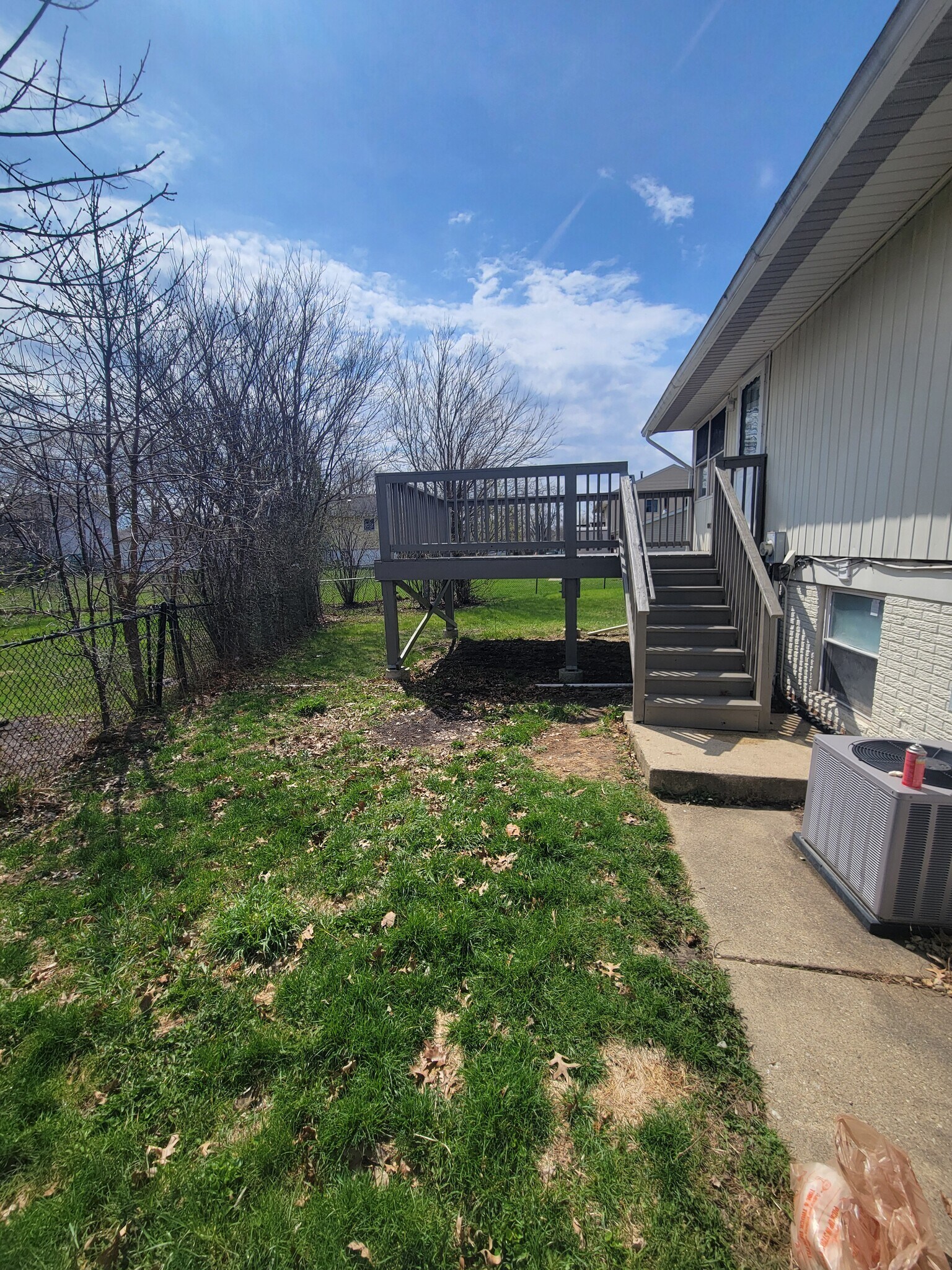 backyard/deck - 22005 Balmoral Dr