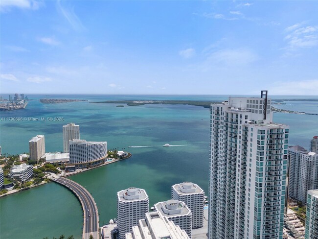 Building Photo - 950 Brickell Bay Dr