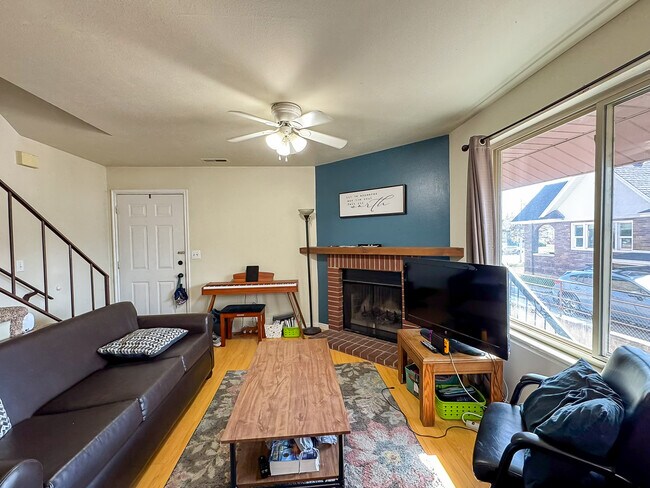 Building Photo - 515 N 200 E