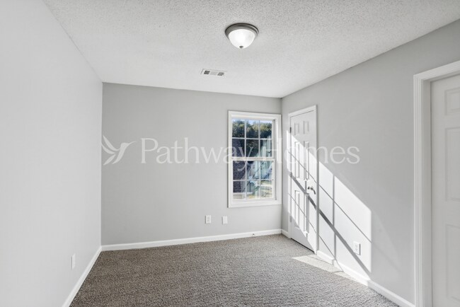Building Photo - 7356 Ledgestone Ln