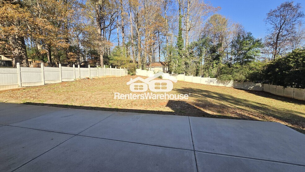 Building Photo - 3582 Cloudland Dr