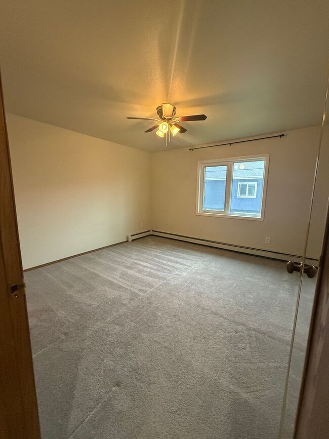 Building Photo - 2805 Cowles St