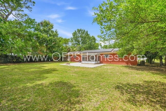 Building Photo - 127 Judith Dr