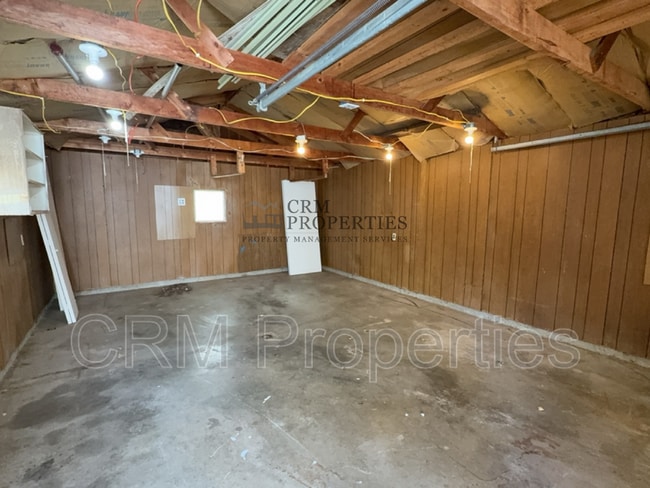 Building Photo - 1109 E Cornell Rd