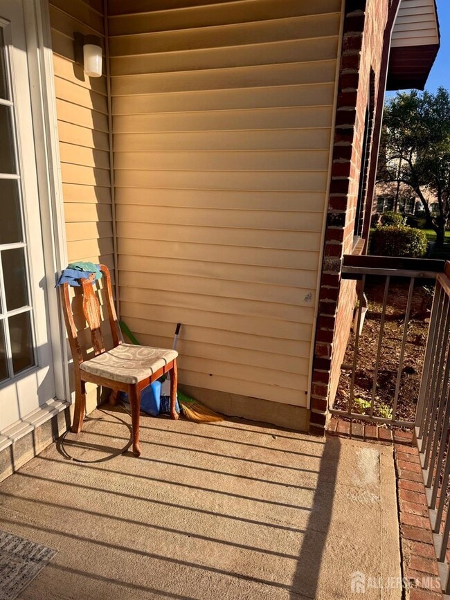 Building Photo - 1202 Green Hollow Dr