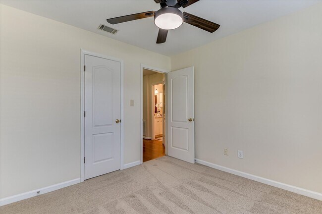 Building Photo - 4655 Wellington Ct