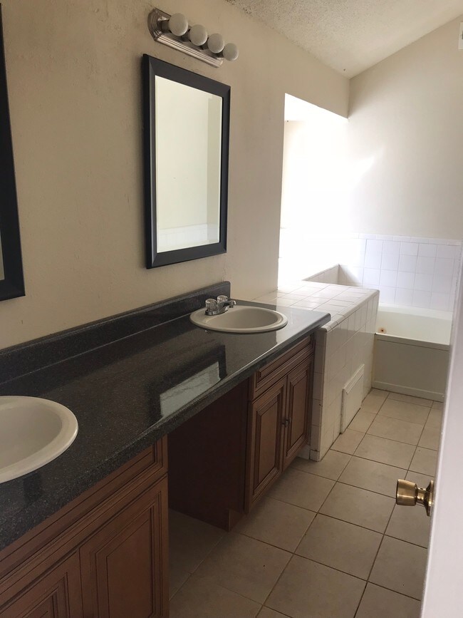 Building Photo - 3103 Snapfinger Ln