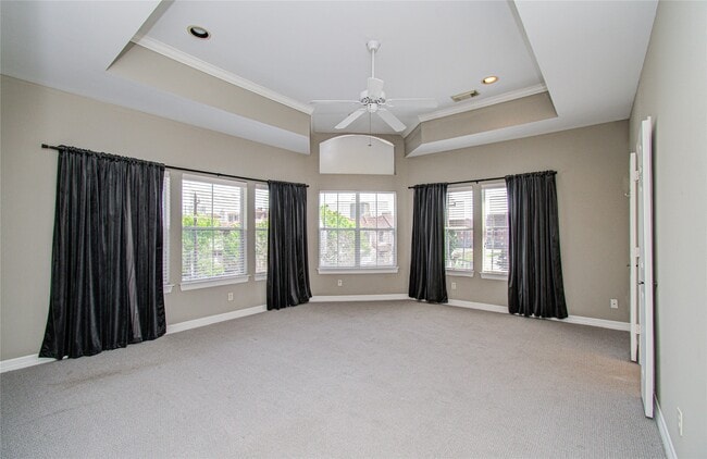 Building Photo - 501 Leverkuhn St