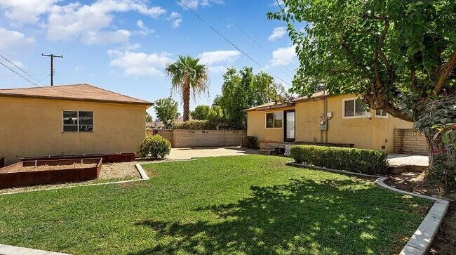 Building Photo - 2453 Alder St