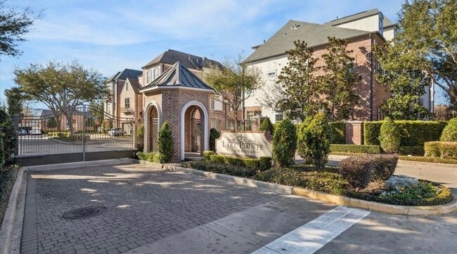 Building Photo - 15623 Broad St