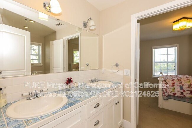 Building Photo - 36475 Avenida La Cresta
