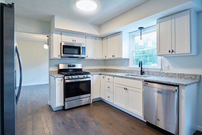Building Photo - 3017 Fairchild Ln