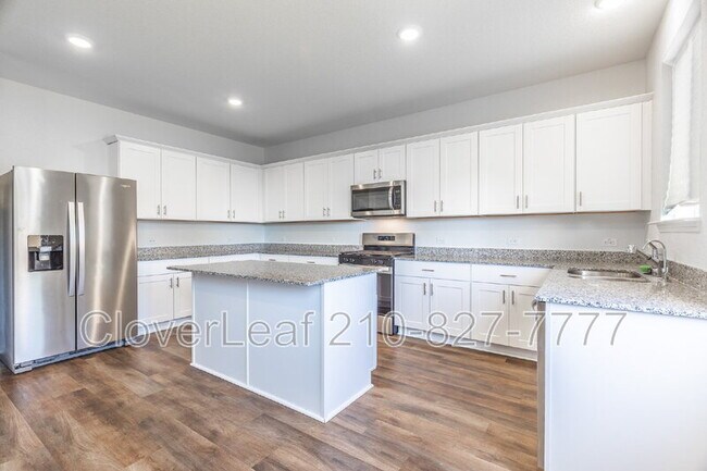 Building Photo - 165 Acorn Cir